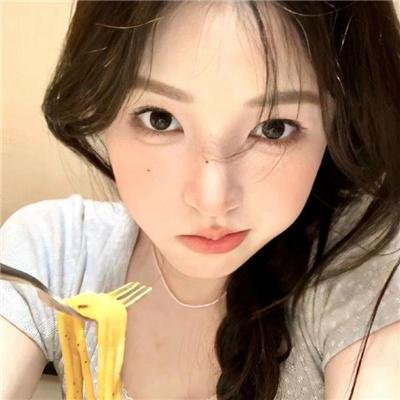 他从火光中走来